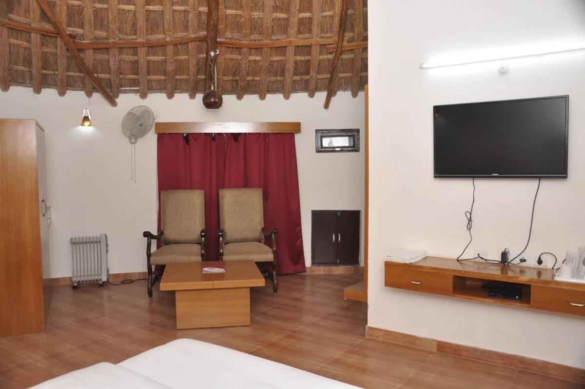 Neelkanth'S Bagar Inn Resort Jhunjhunu エクステリア 写真