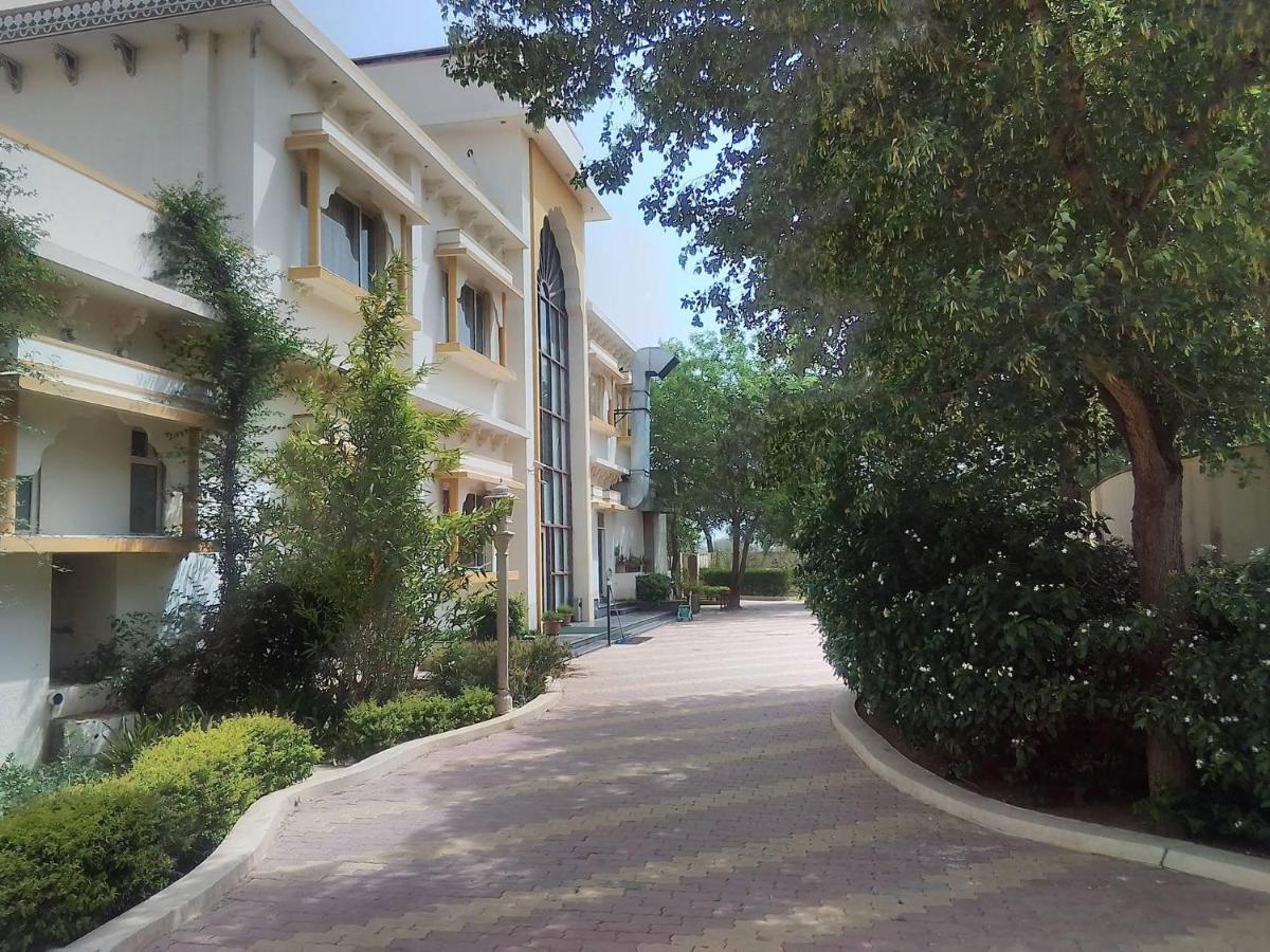 Neelkanth'S Bagar Inn Resort Jhunjhunu エクステリア 写真
