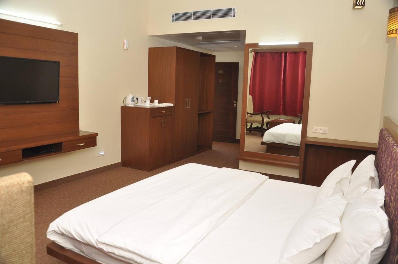 Neelkanth'S Bagar Inn Resort Jhunjhunu エクステリア 写真