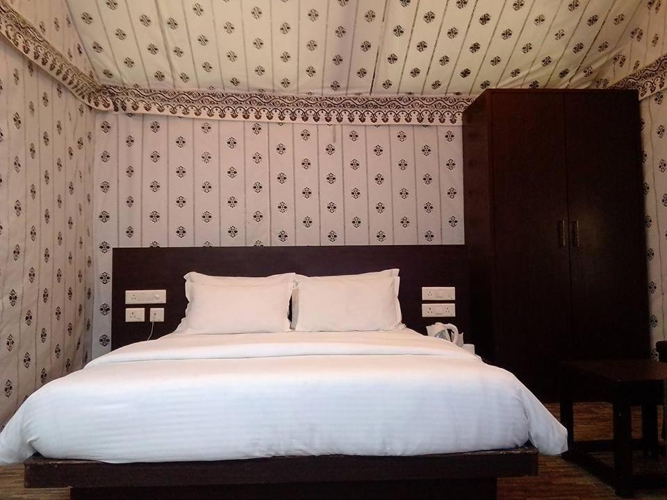 Neelkanth'S Bagar Inn Resort Jhunjhunu エクステリア 写真