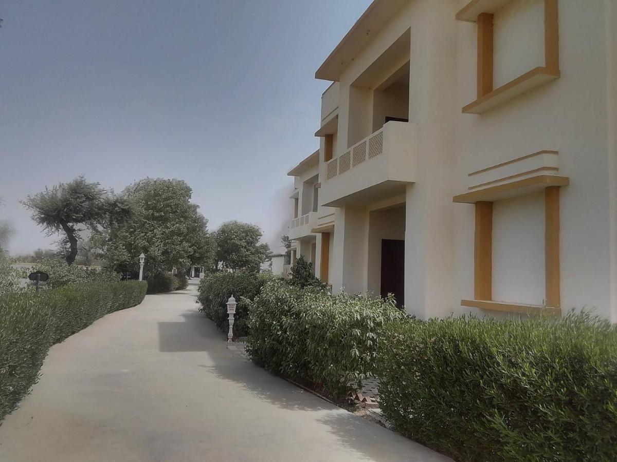 Neelkanth'S Bagar Inn Resort Jhunjhunu エクステリア 写真