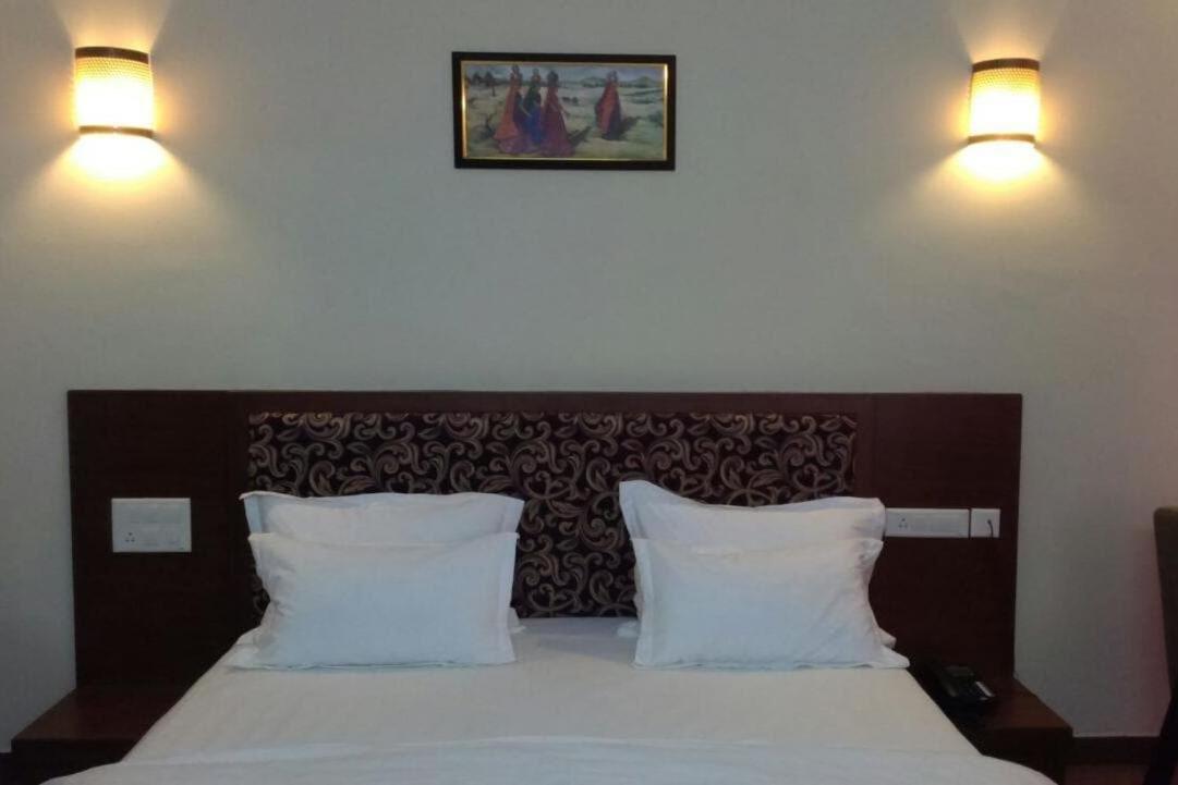Neelkanth'S Bagar Inn Resort Jhunjhunu エクステリア 写真